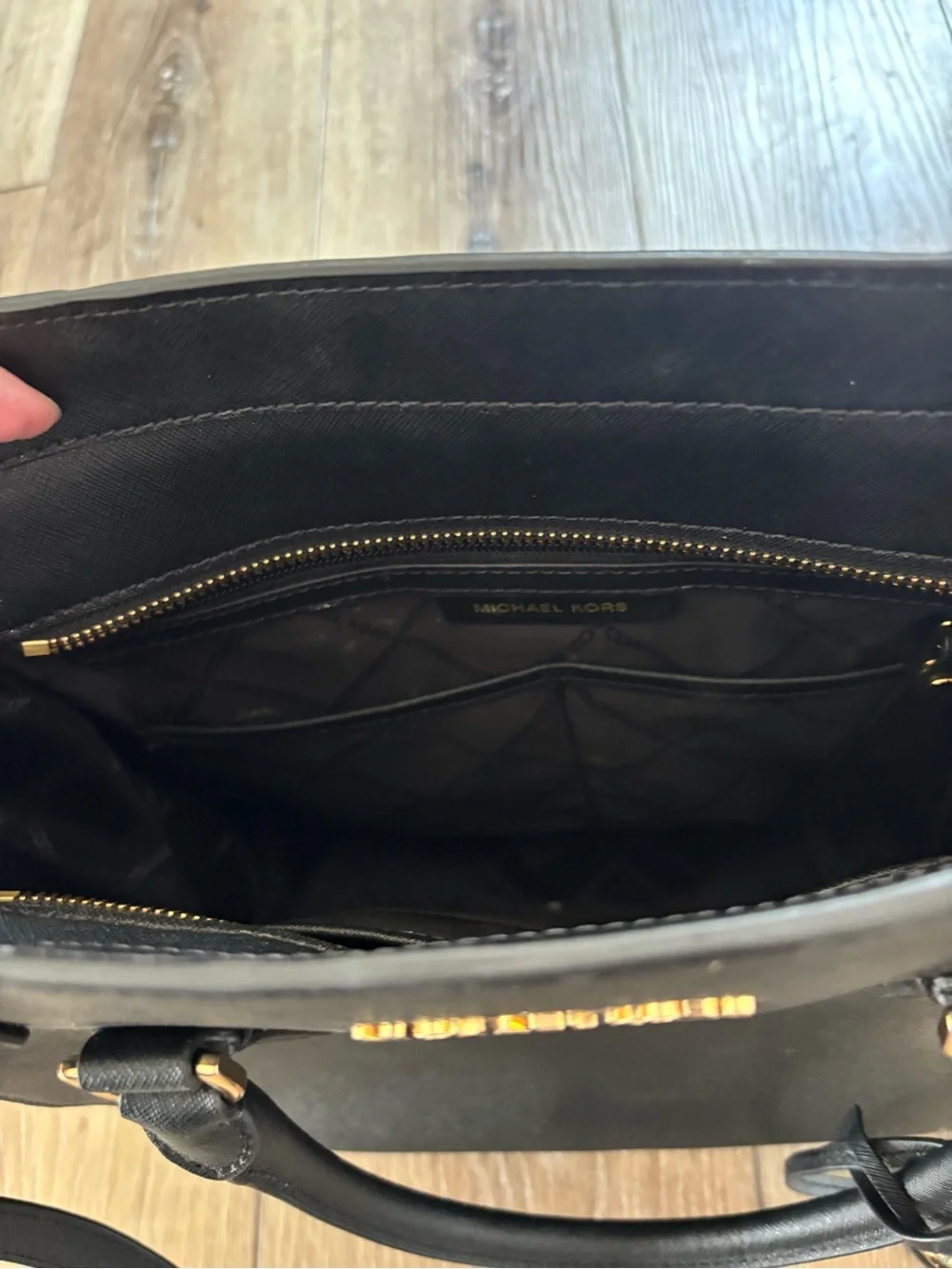 Michael Kors Sheila Medium Satchel Shoulder Crossbody Bag